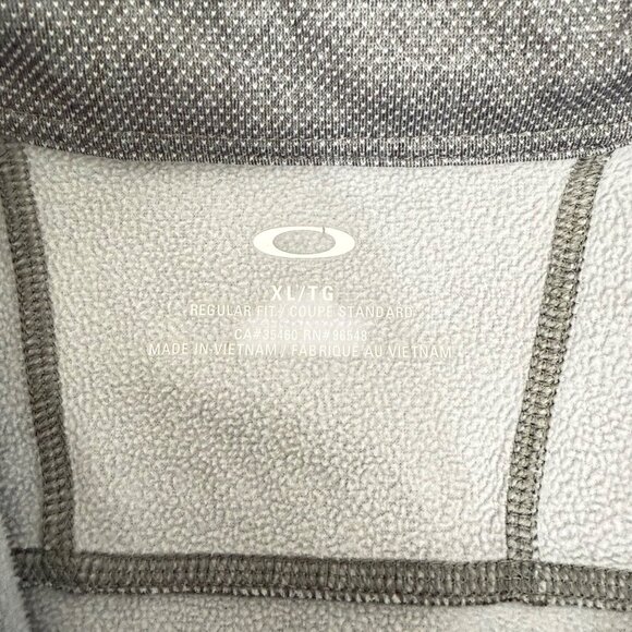 Oakley 1/4 Zip Pullover - Gray - XL - Coeur D Alene Golf Resort - Picture 7 of 12